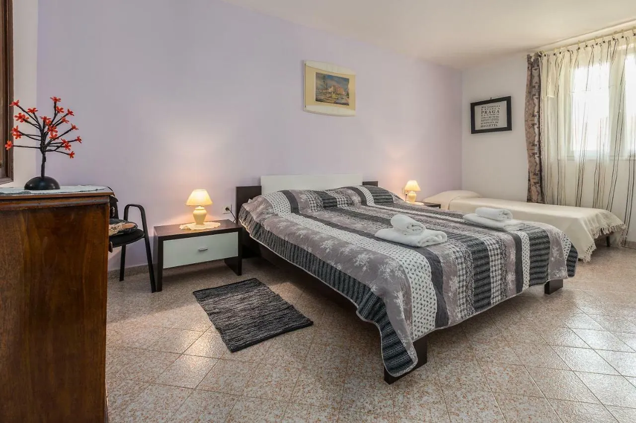Apartment Macan Bale